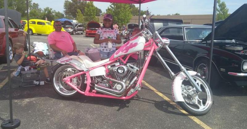 Show Off Auto Show And Pin Up Model Contest