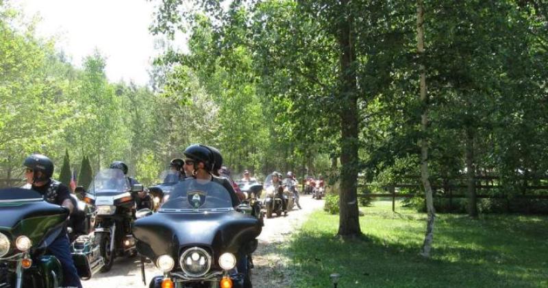 "Tribute to Vets"  concert and camp out 